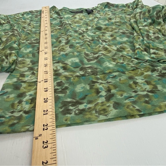 New York & Company Modeled Green Mesh Wrap Blouse with 3/4 Sleeves Sz S - Picture 9 of 10